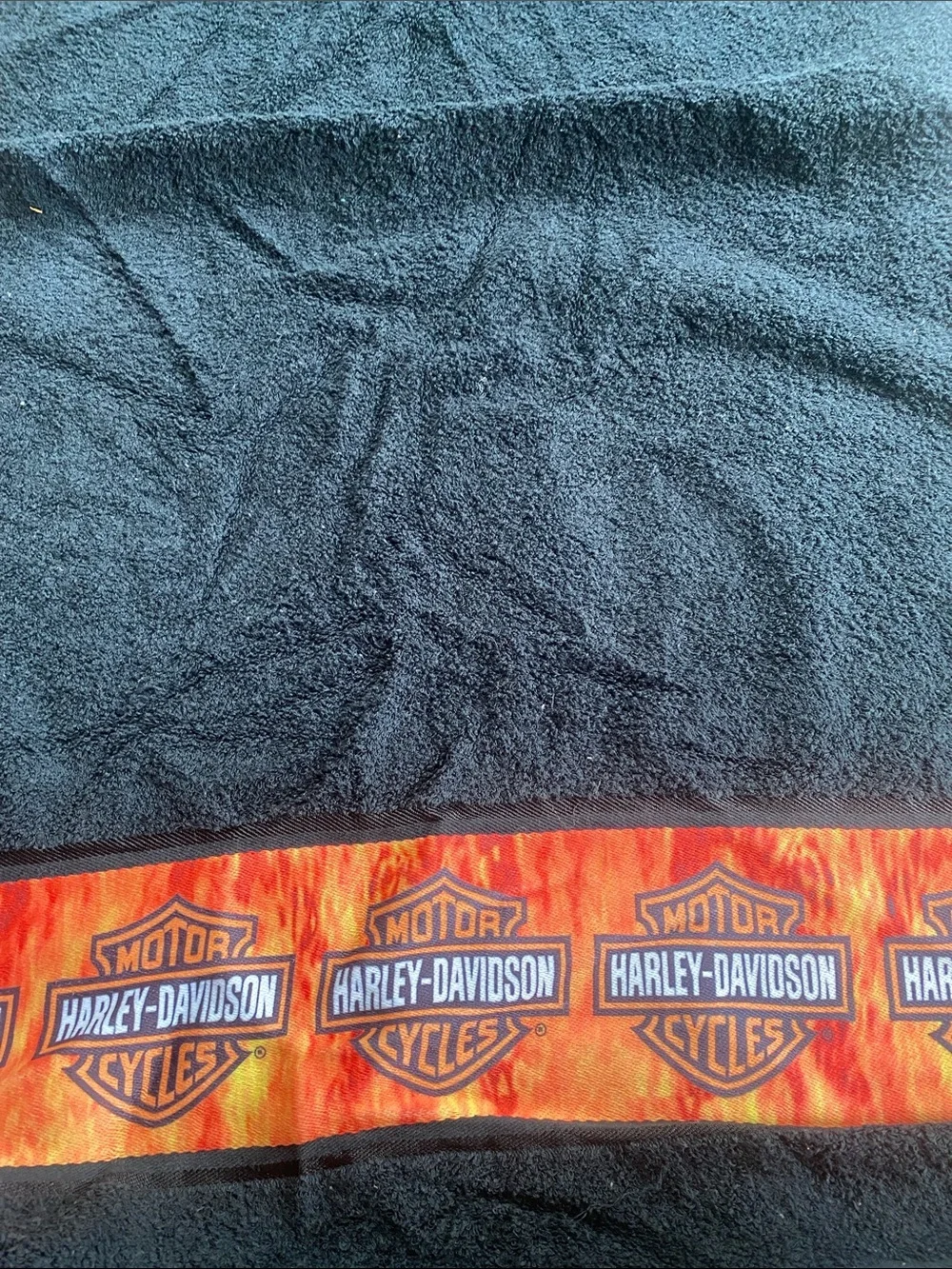 Harley-Davidson Black Towels with Orange Flame Bar & Shield Trim - used - Picture 7 of 7